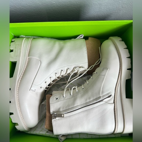 SAM EDELMAN

Garret Combat Boots
8.5 - Picture 7 of 11